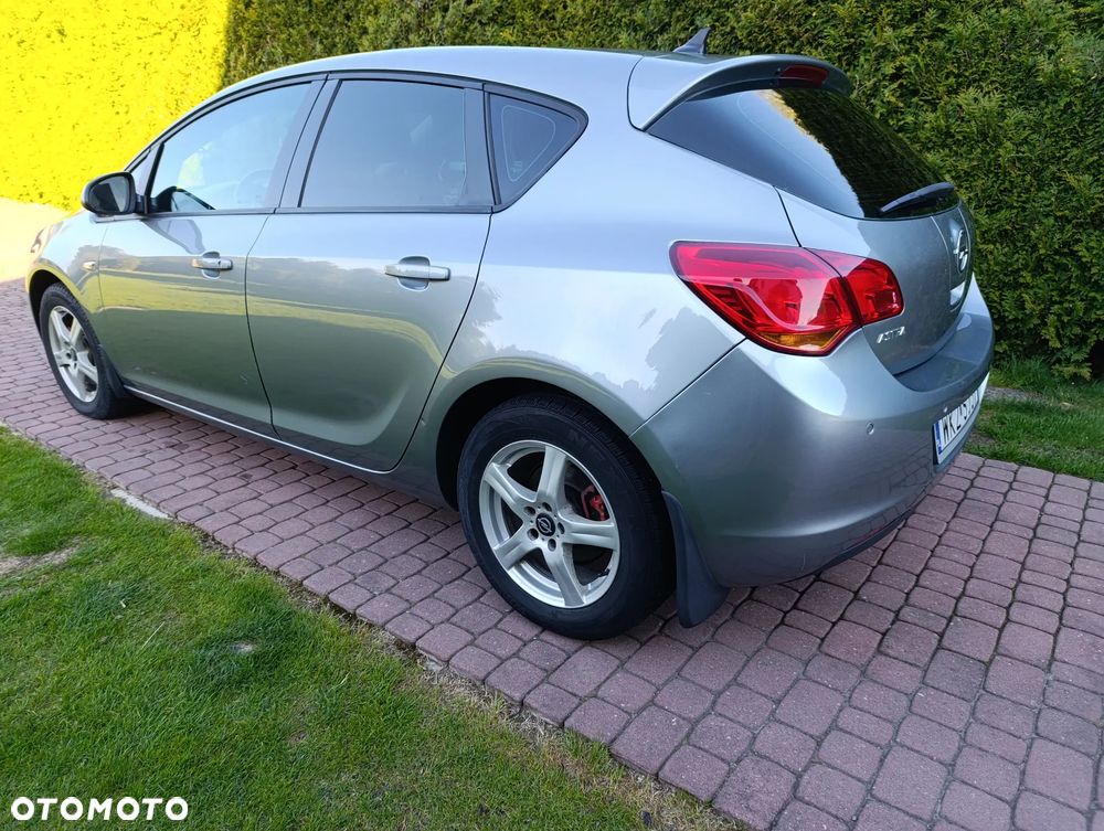 Opel Astra 1.6 Design Edition - 3