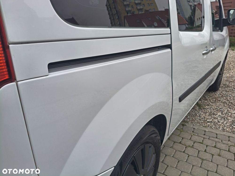 Renault Kangoo dCi 110 FAP Luxe - 15