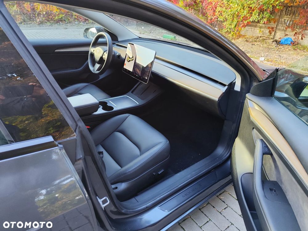Tesla Model 3 - 6