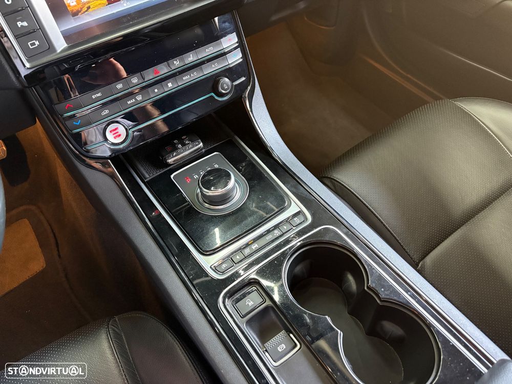 Jaguar XE E-Performance Aut. Prestige - 12