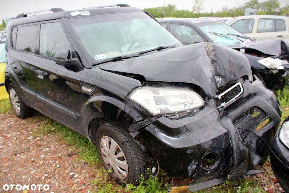 Kia Soul I AM 2009 1.6i G4FC Crossover 5-drzwi (MASKA, ZDERZAK, LAMPA, BŁOTNIK, DRZWI, SZYBA, FOTEL) - 2