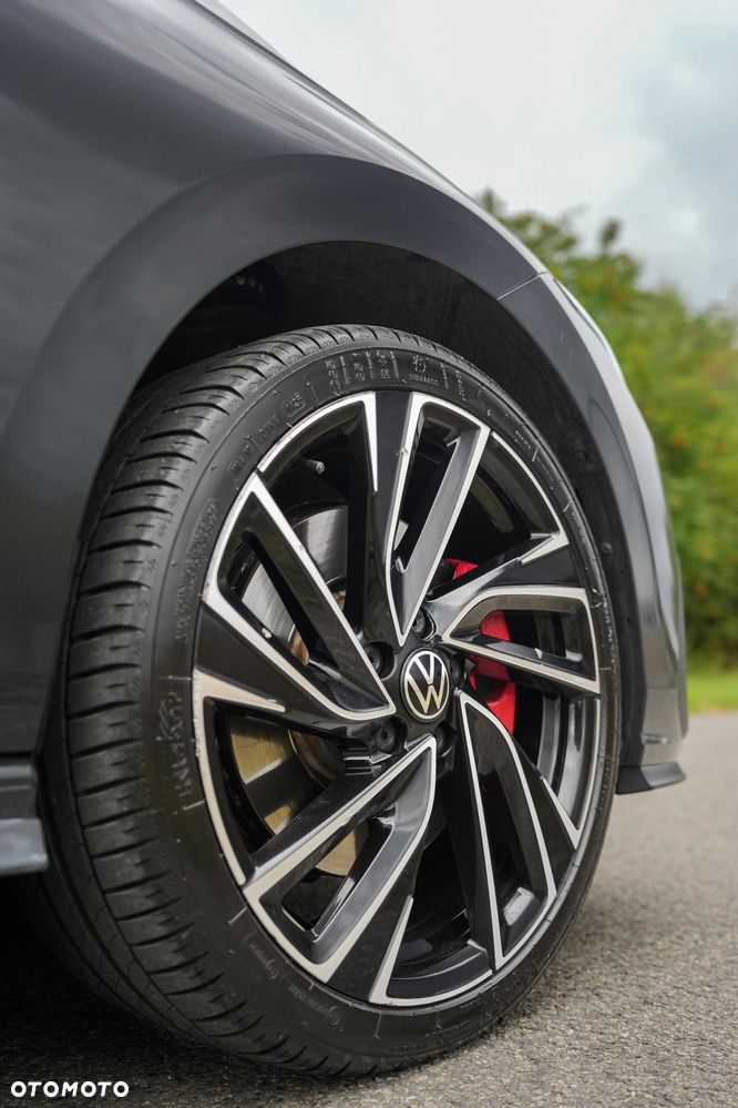 Volkswagen Golf - 14