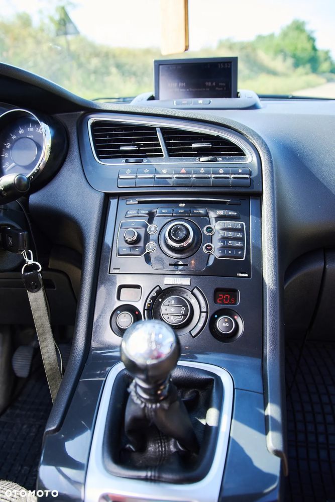 Peugeot 5008 2.0 HDi Premium + - 22