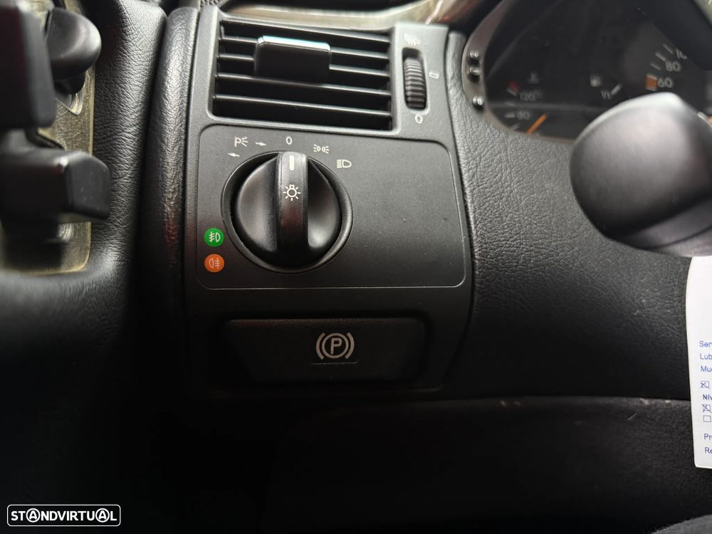 Mercedes-Benz E 300 TD Classic - 7