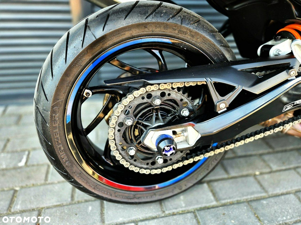BMW F - 15