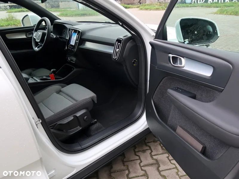 Volvo XC 40 T2 Essential - 17