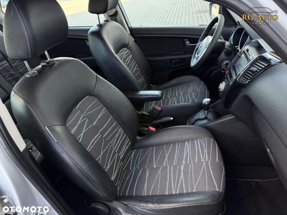 Kia Venga - 31