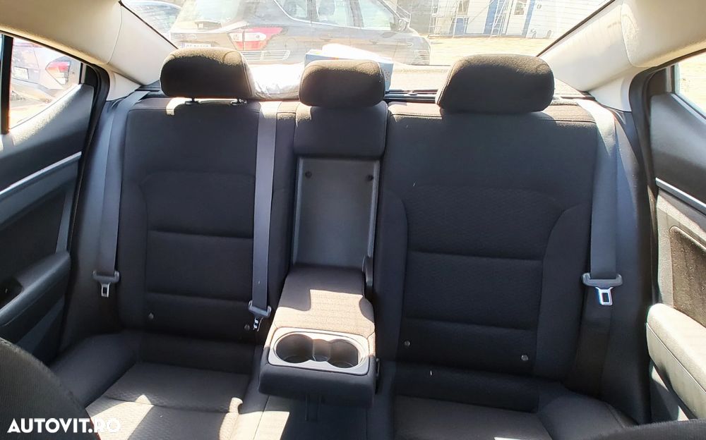 Hyundai Elantra 1.6 MPi Highway - 3