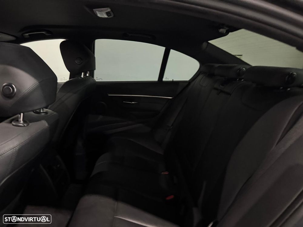 BMW 330 e iPerformance Pack M - 19