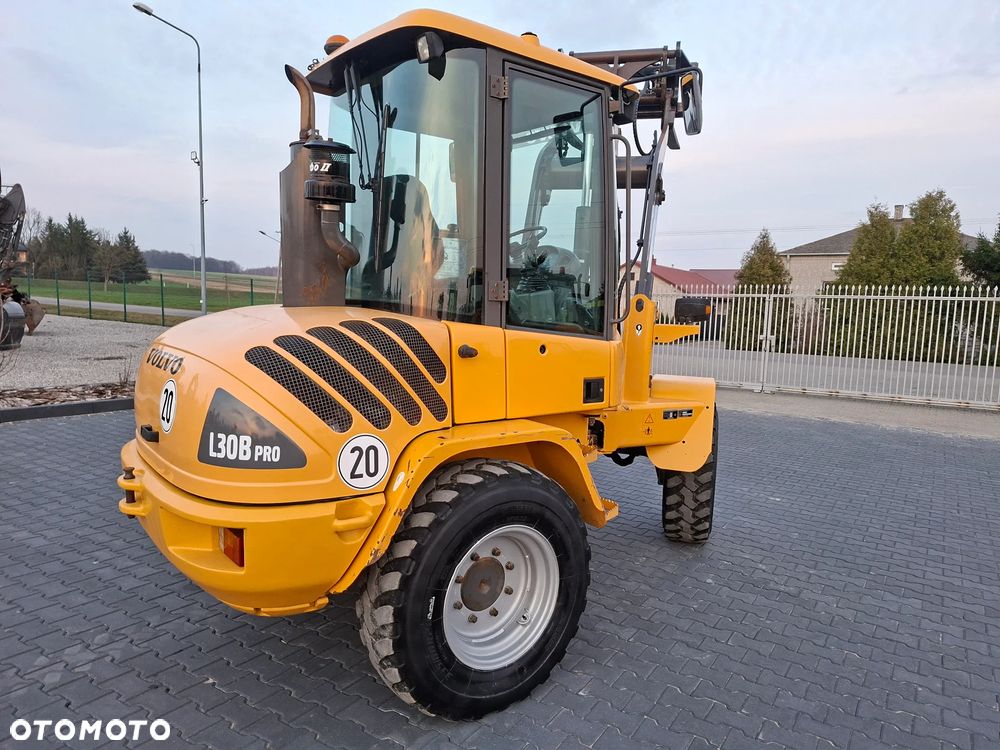 Volvo L30 PRO / Łyżka Otwierana +Widły / - 11
