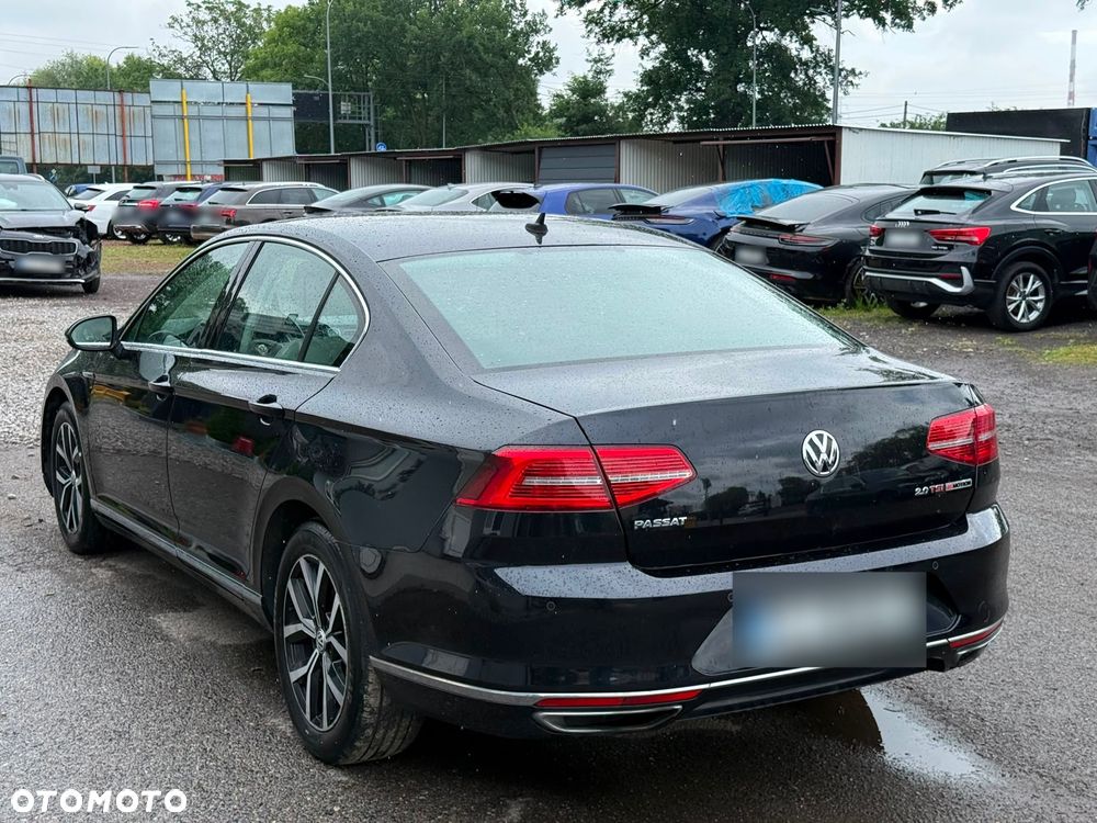 Volkswagen Passat - 12