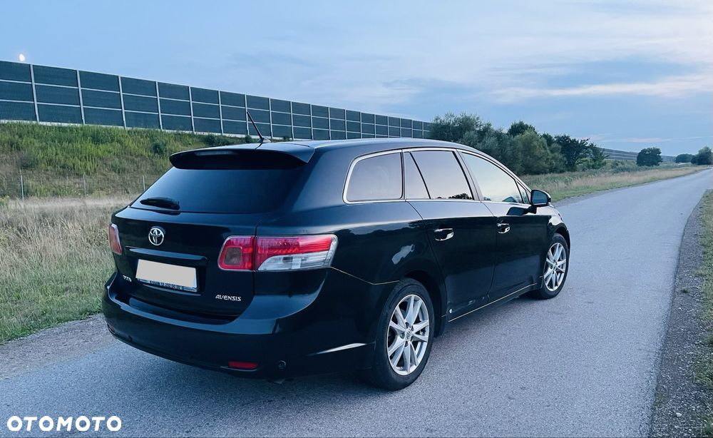 Toyota Avensis - 4