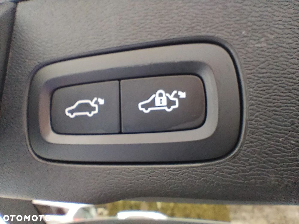 Volvo XC 60 T6 Plug-In Hybrid AWD Ultra Dark - 20