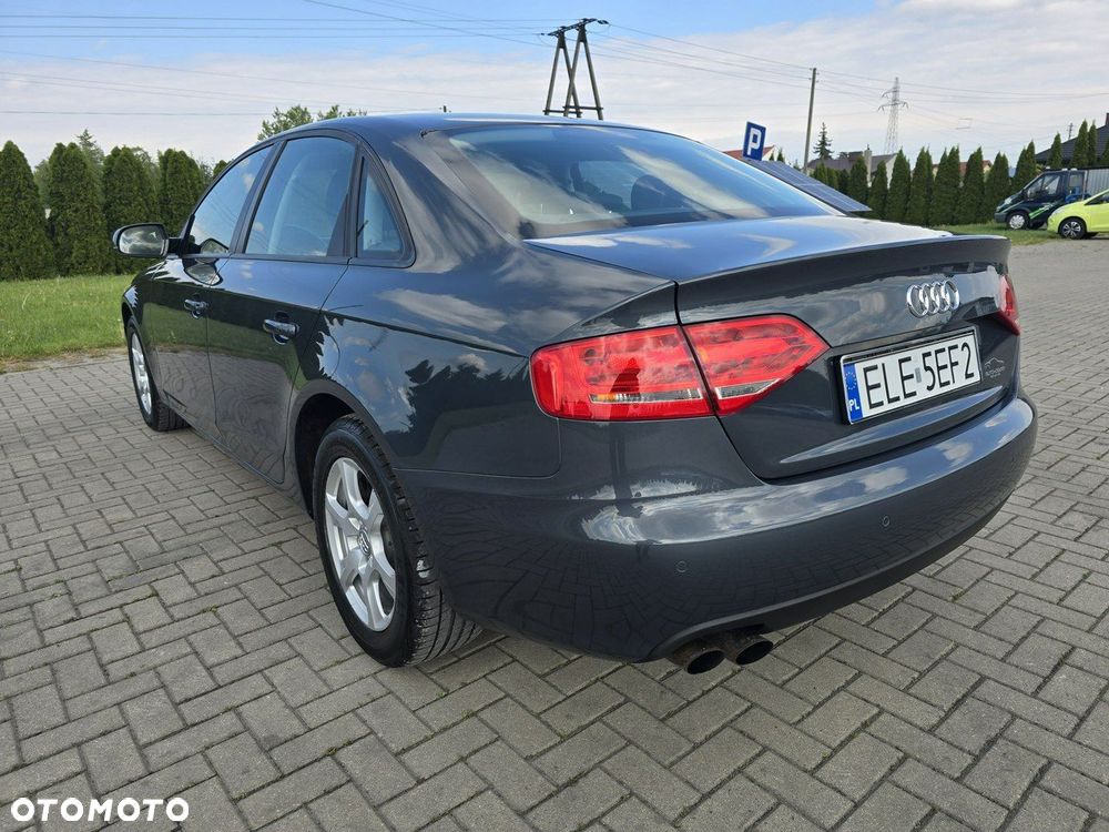 Audi A4 Limousine - 13