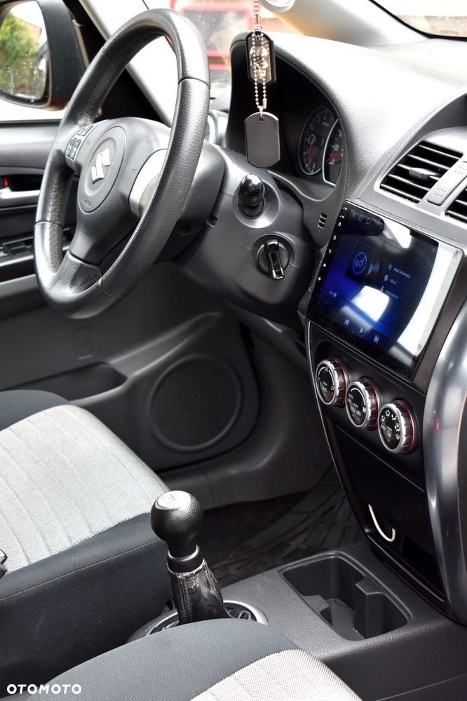 Suzuki SX4 1.6 GS / Premium - 14