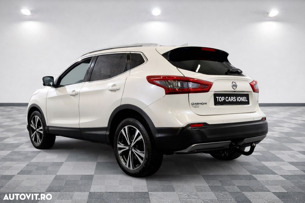 Nissan Qashqai 1.7 dCi Xtronic ALL-MODE 4x4i TEKNA - 17