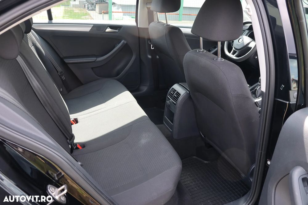 Volkswagen Jetta 1.2 TSI Trendline - 8