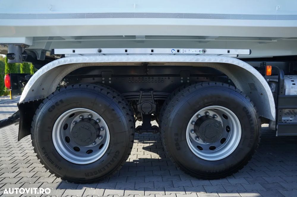 Iveco X-WAY 480 / 8X4 / BASCULATOR DUBLU / BANCĂ LATERALĂ HIDRODOXICĂ / PERDĂ ELECTRICĂ / ANVELOPE 100% / - 26