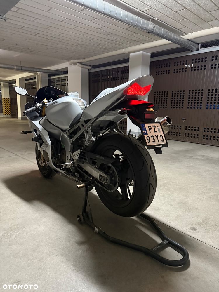 Kawasaki ZXR - 24