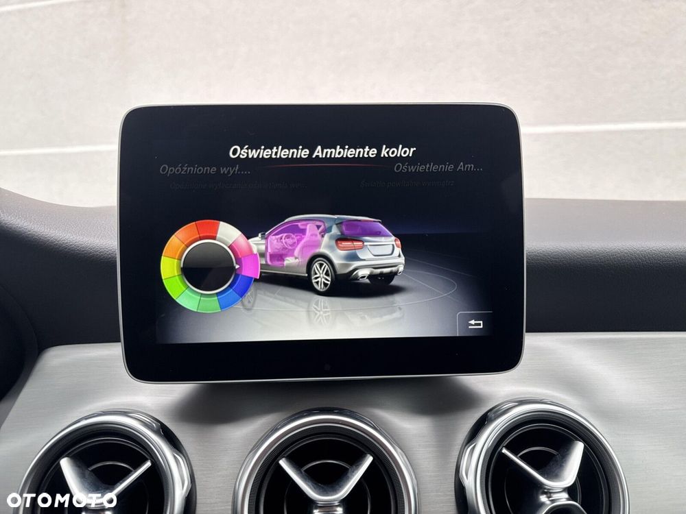 Mercedes-Benz GLA 200 7G-DCT AMG Line - 32