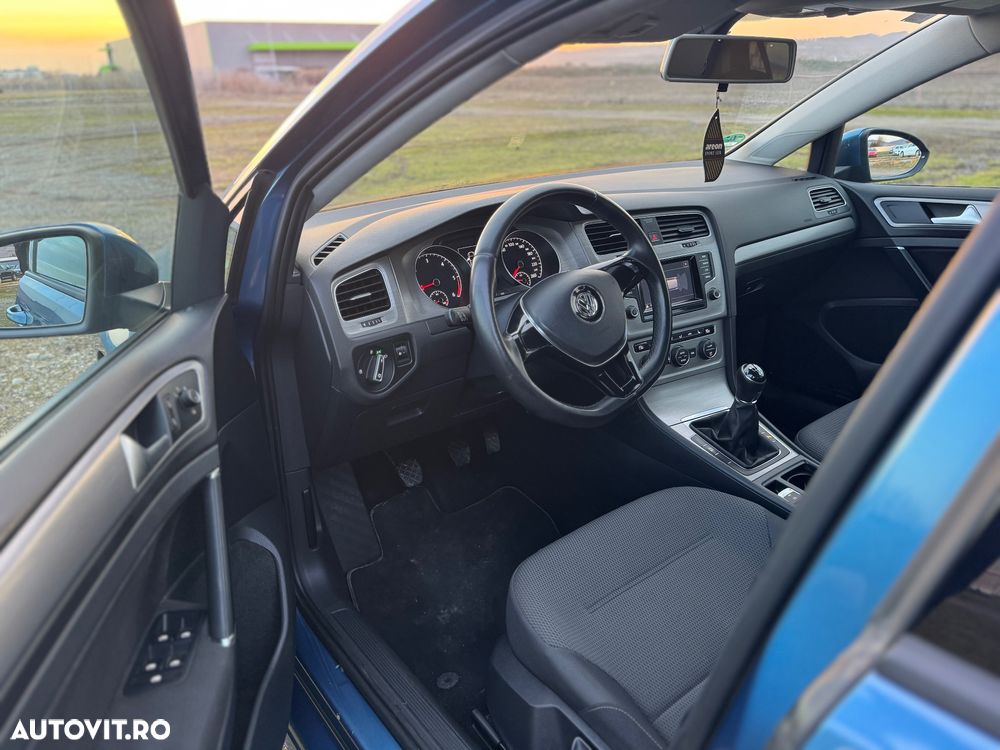 Volkswagen Golf 1.6 TDI BlueMotion Technology Comfortline - 12