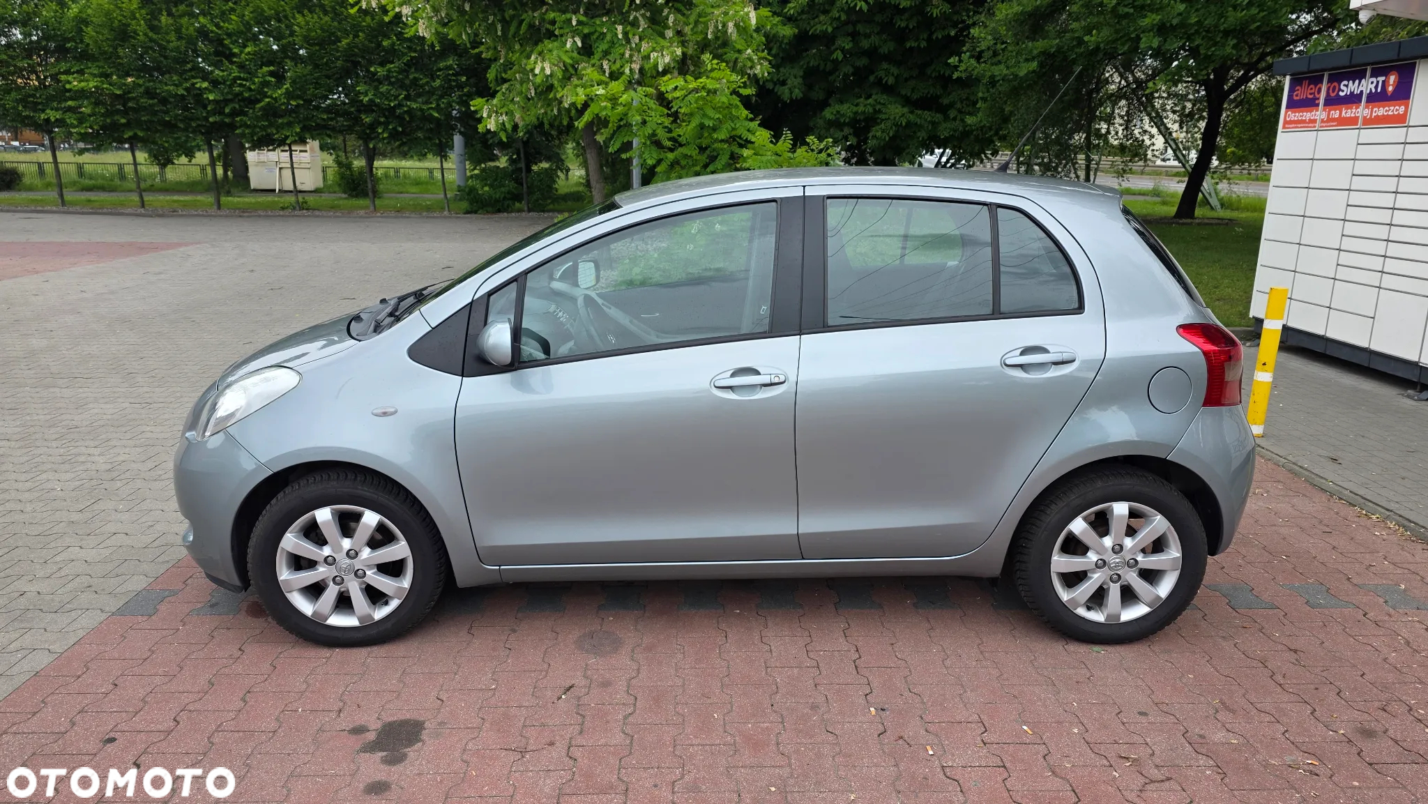 Toyota Yaris 1.3 VVT-i Sol - 2