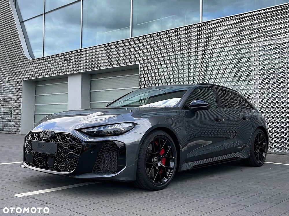 Audi RS5 Avant - 3