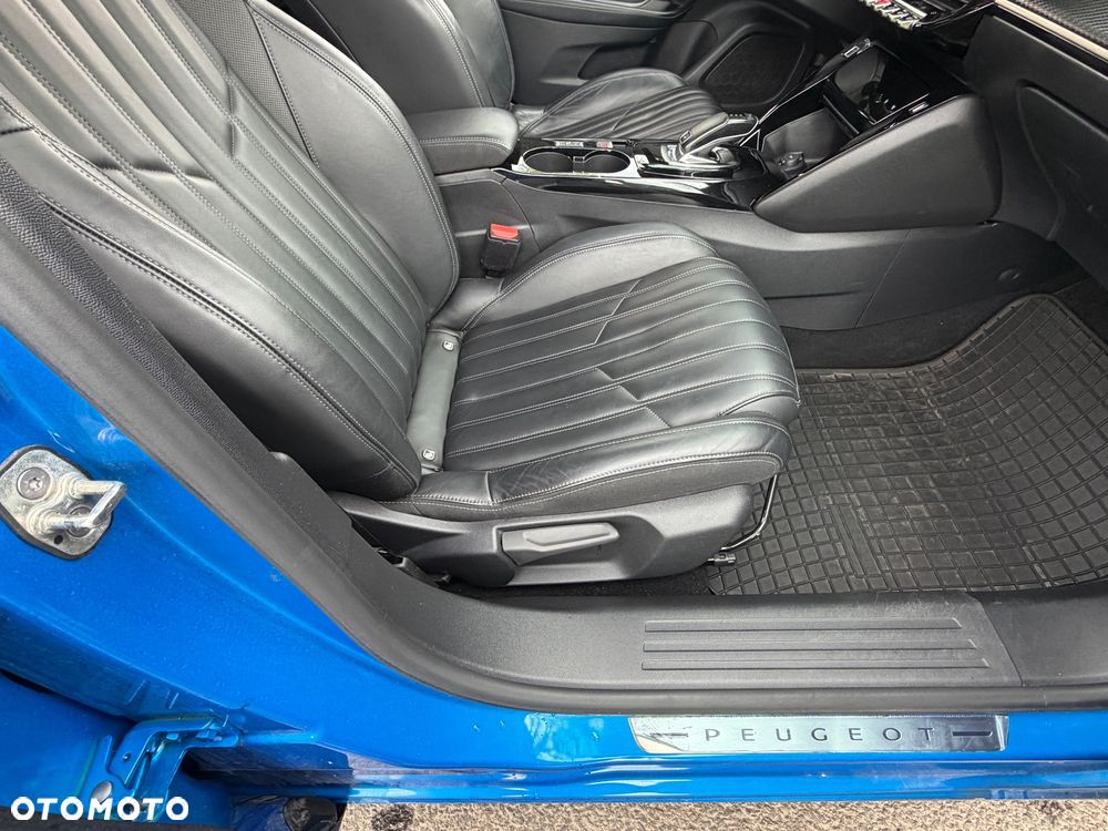 Peugeot 2008 PureTech 155 EAT8 GT - 16
