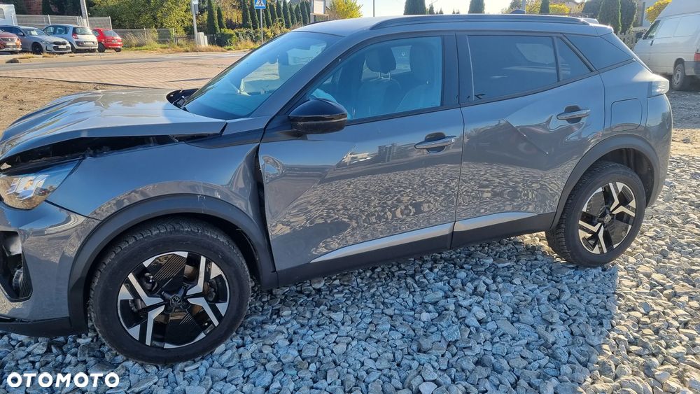 Peugeot 2008 BlueHDi 130 Allure S&S EAT8 - 11