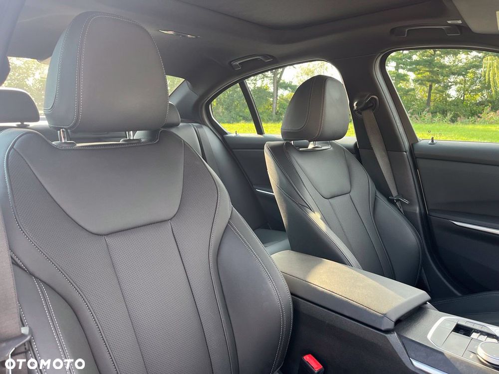 BMW Seria 3 M340i xDrive - 15