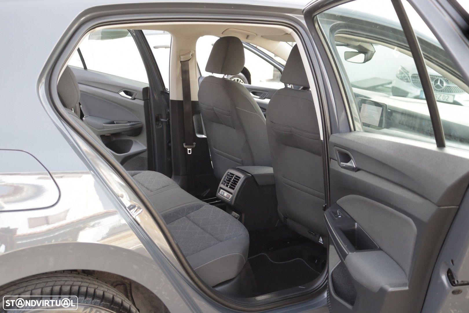 VW Golf 2.0 TDI Life - 24