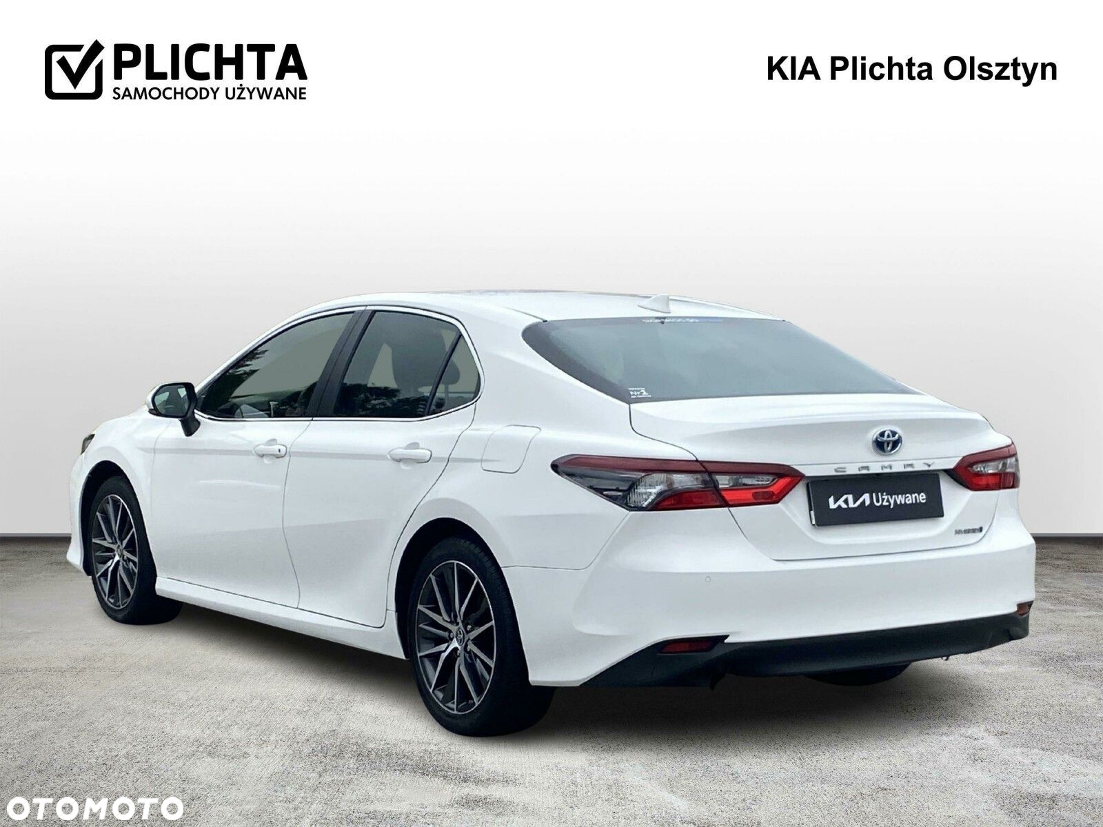 Toyota Camry - 3