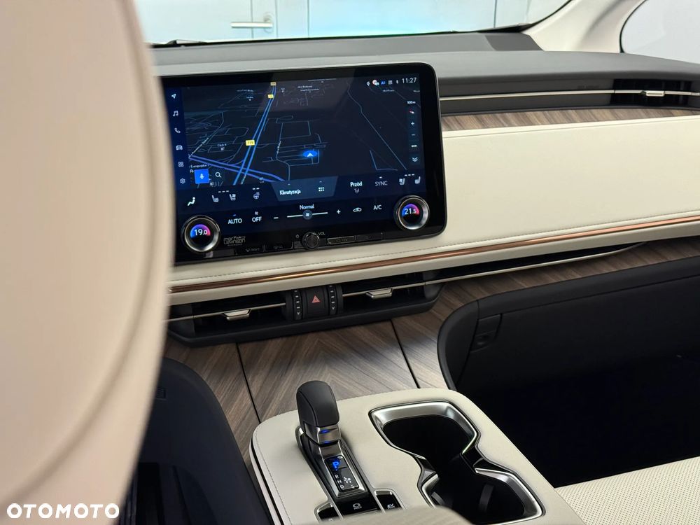 Lexus LM 350h Prestige - 18