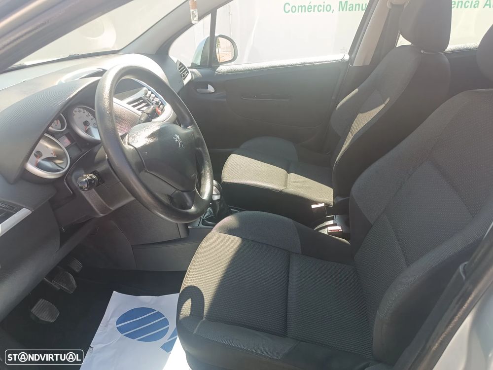 Peugeot 207 1.4 16V Trendy - 18