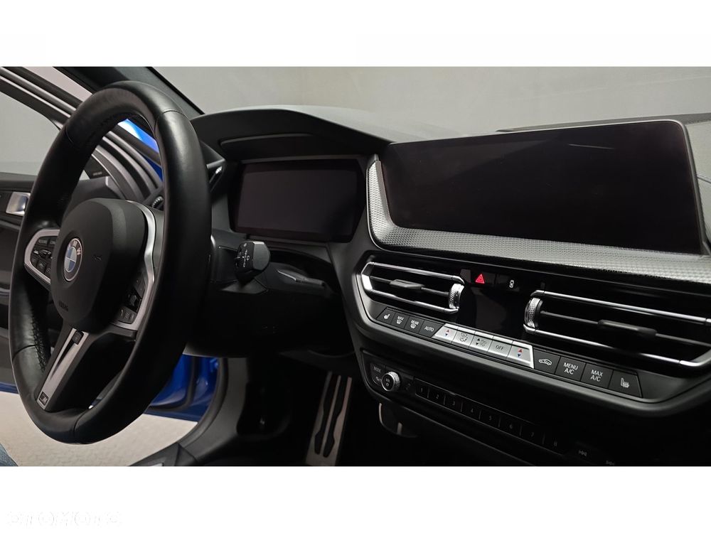 BMW Seria 1 118i M Sport - 32