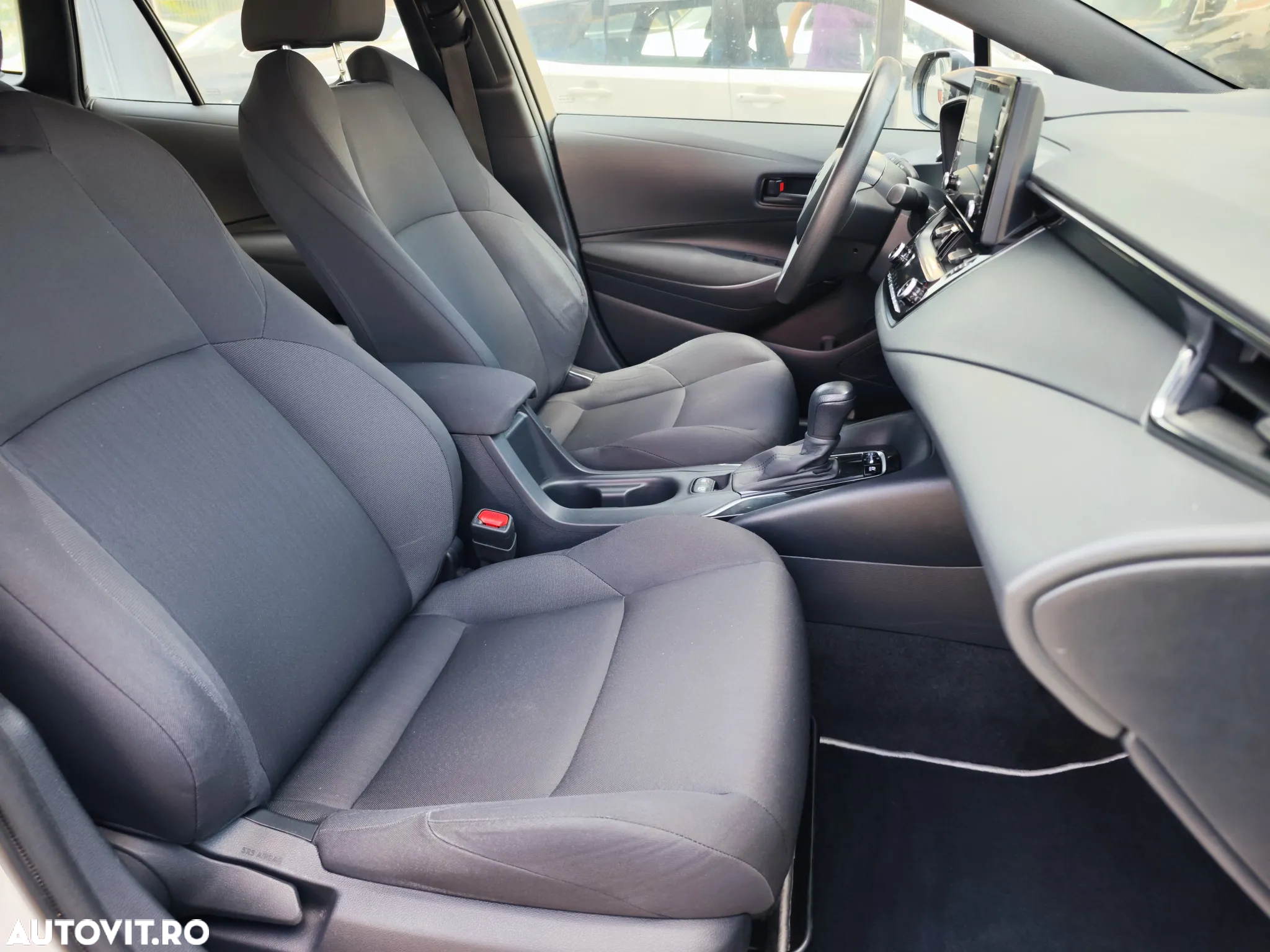 Toyota Corolla 1.8 HSD Business - 21