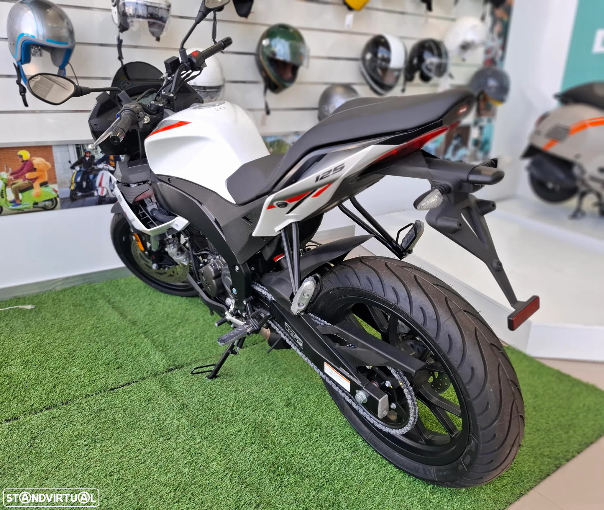 Aprilia Tuono - 6