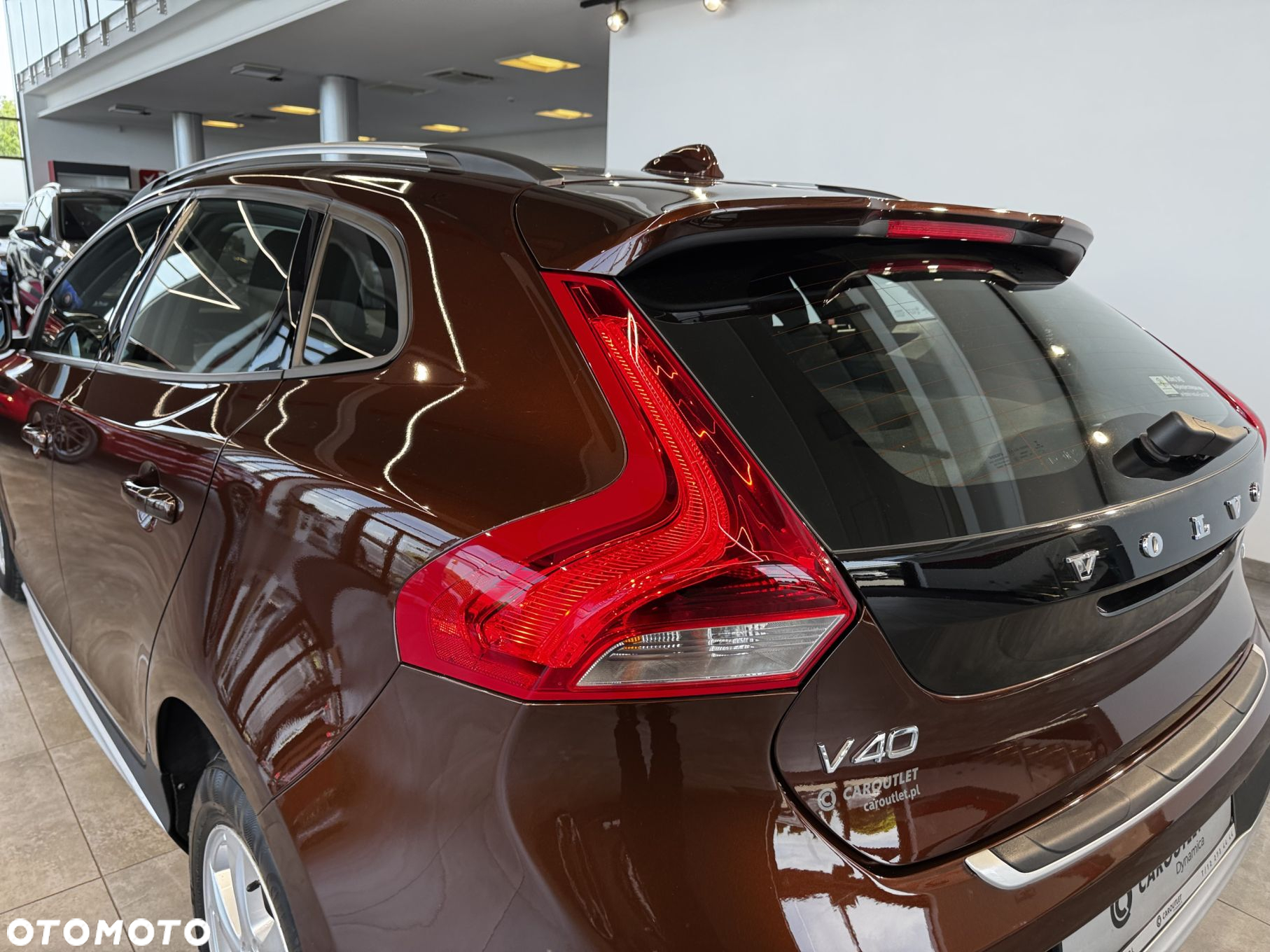 Volvo V40 Cross Country - 11