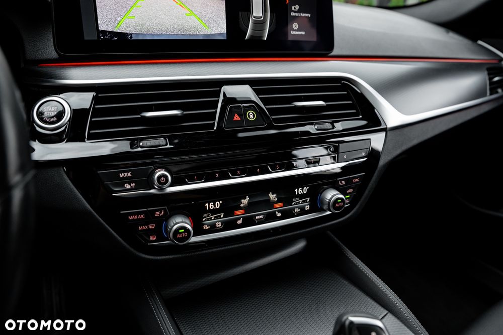 BMW Seria 5 520d Touring Sport Line - 33