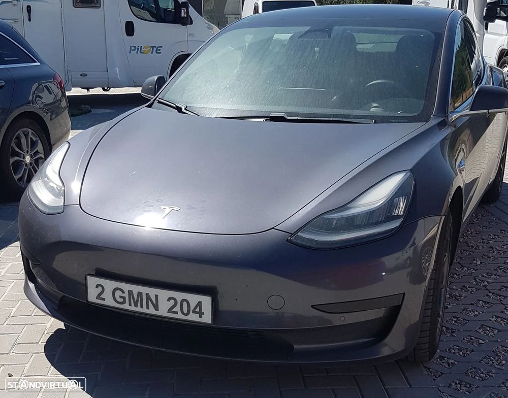 Tesla Model 3 - 1