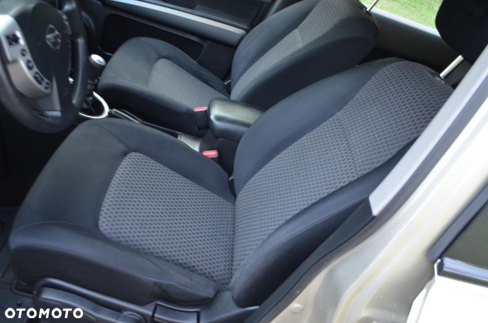 Nissan X-Trail 2.0 SE - 27