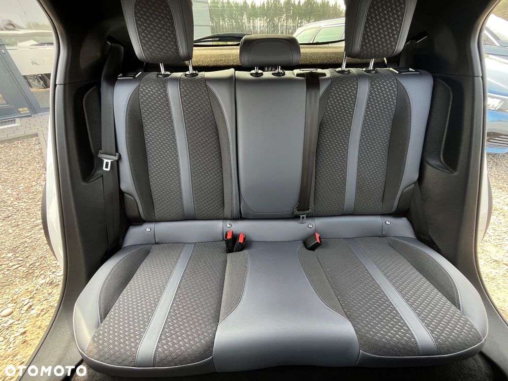 Peugeot 2008 PureTech 130 EAT8 Allure Pack - 29