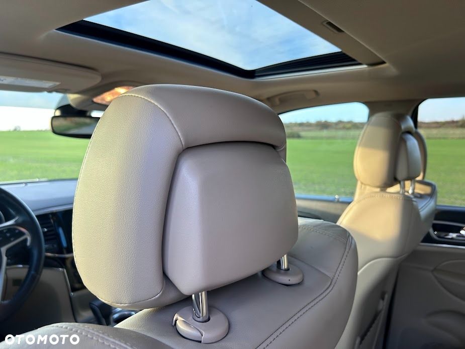 Jeep Grand Cherokee - 33