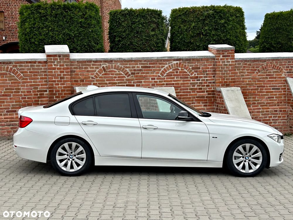 BMW Seria 3 320d Sport Line - 14