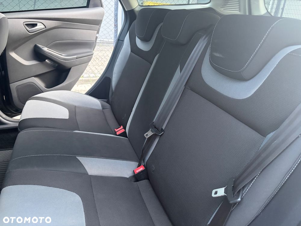 Ford Focus 1.6 EcoBoost Trend - 21
