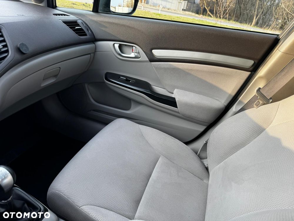 Honda Civic 1.8 Executive - 19