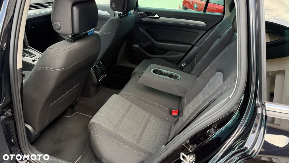 Volkswagen Passat 2.0 TDI SCR DSG Business - 21