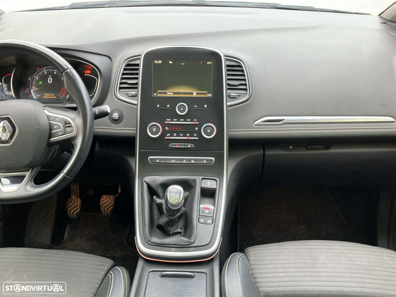 Renault Scénic - 11