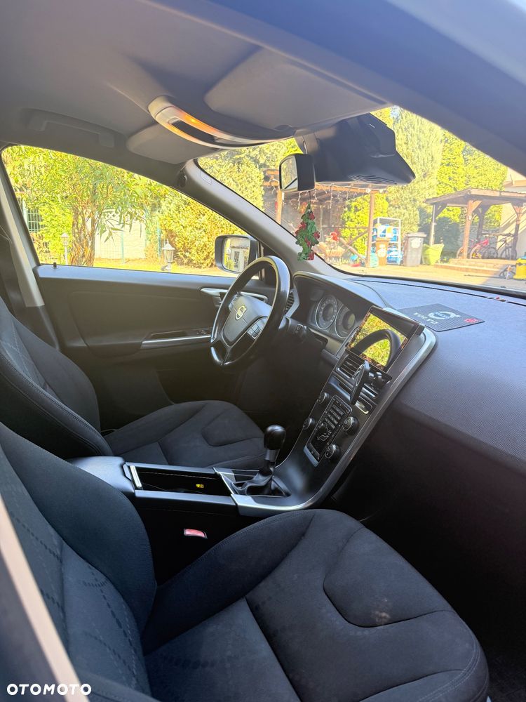 Volvo XC 60 D4 Kinetic - 8