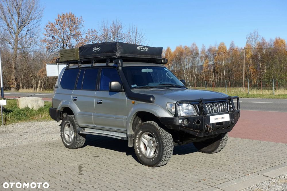 Toyota Land Cruiser - 1